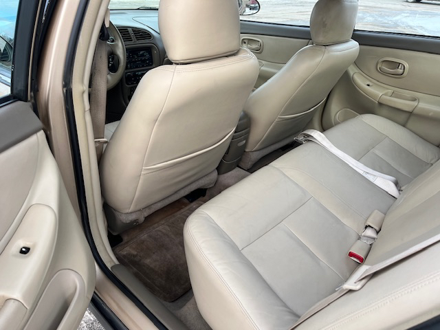 Oldsmobile Intrigue GL Sedan 2002