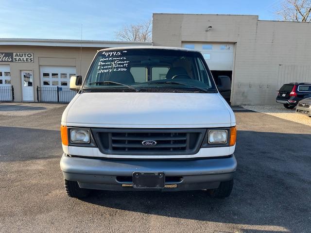 Ford Econoline E-250 2007