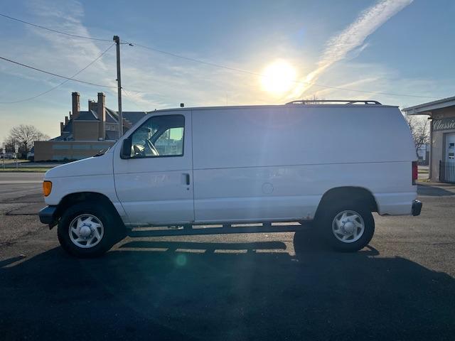 Ford Econoline E-250 2007
