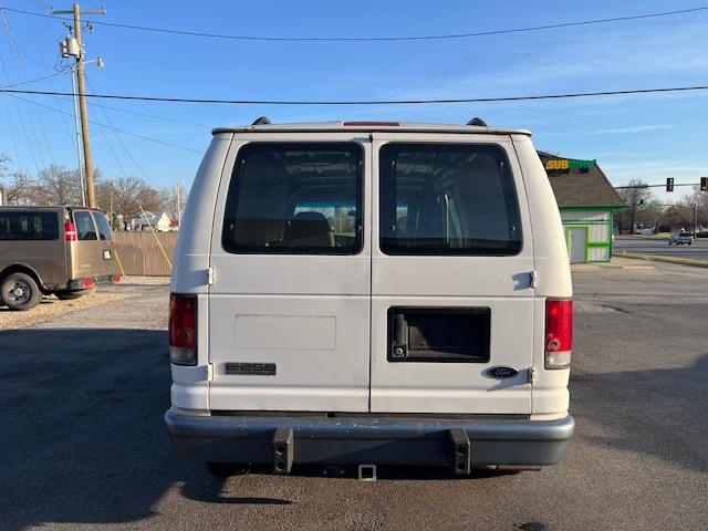 Ford Econoline E-250 2007