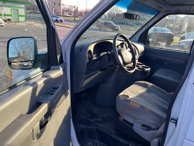 Ford Econoline E-250 2007