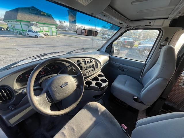 Ford Econoline E-250 2007