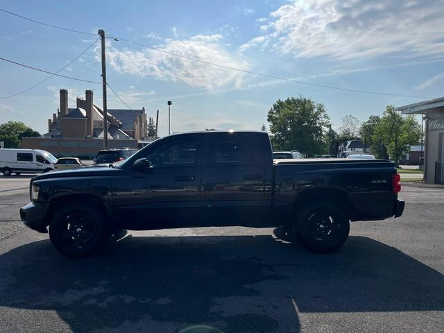Dodge Dakota SLT Crew Cab 4WD 2011