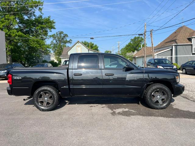 Dodge Dakota SLT Crew Cab 4WD 2011