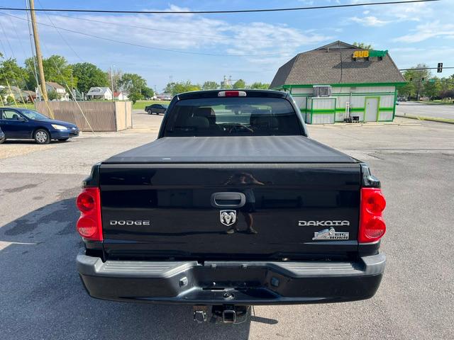 Dodge Dakota SLT Crew Cab 4WD 2011