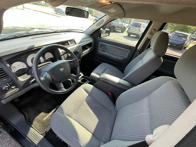 Dodge Dakota SLT Crew Cab 4WD 2011