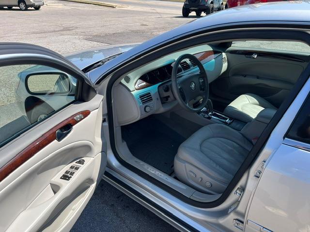 Buick Lucerne CXL 2011