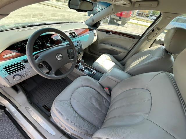 Buick Lucerne CXL 2011