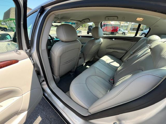Buick Lucerne CXL 2011