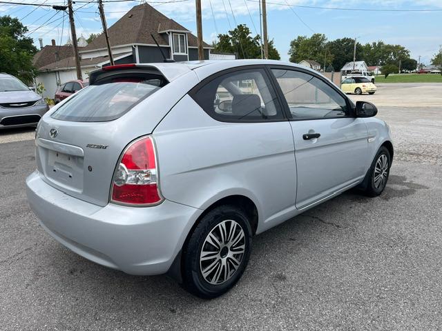 2009 Hyundai Accent GS - Photo 7