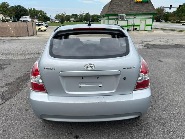 2009 Hyundai Accent GS - Photo 8