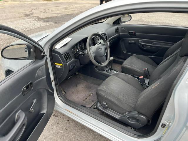 2009 Hyundai Accent GS - Photo 9