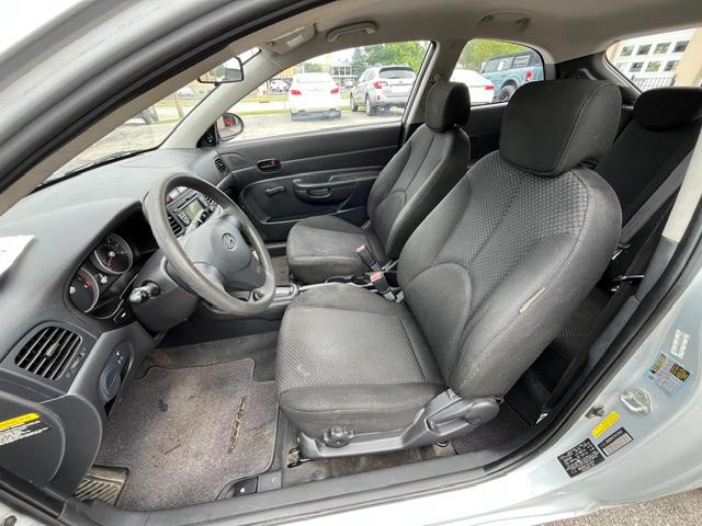 2009 Hyundai Accent GS - Photo 10