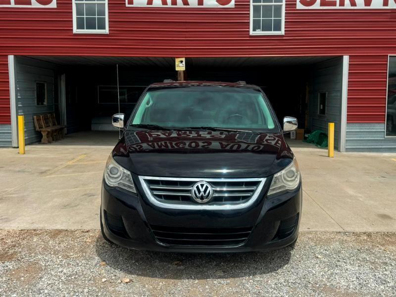 Volkswagen Routan SEL 2012
