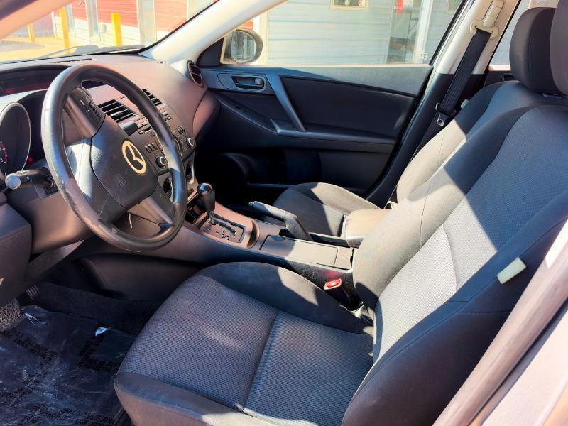 Mazda MAZDA3 i Touring 4-door 2010