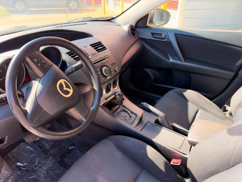 Mazda MAZDA3 i Touring 4-door 2010