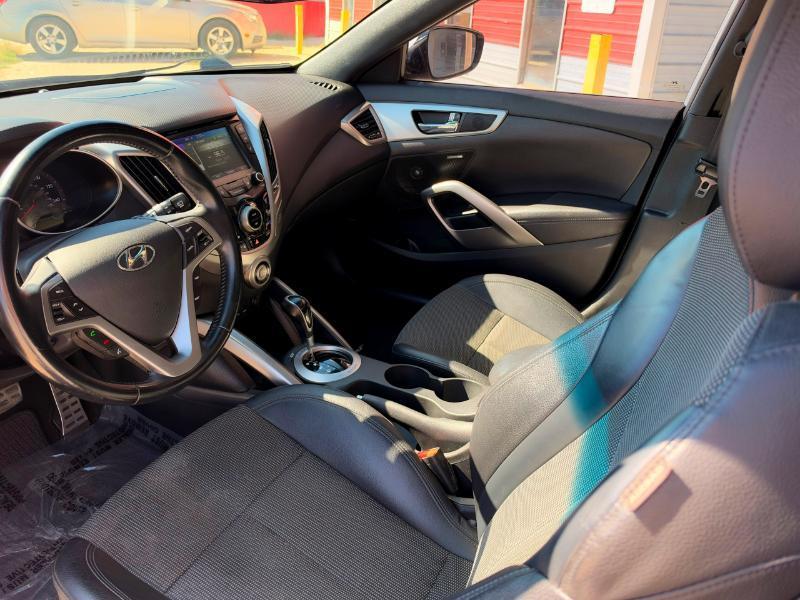 Hyundai Veloster Base 6MT 2016