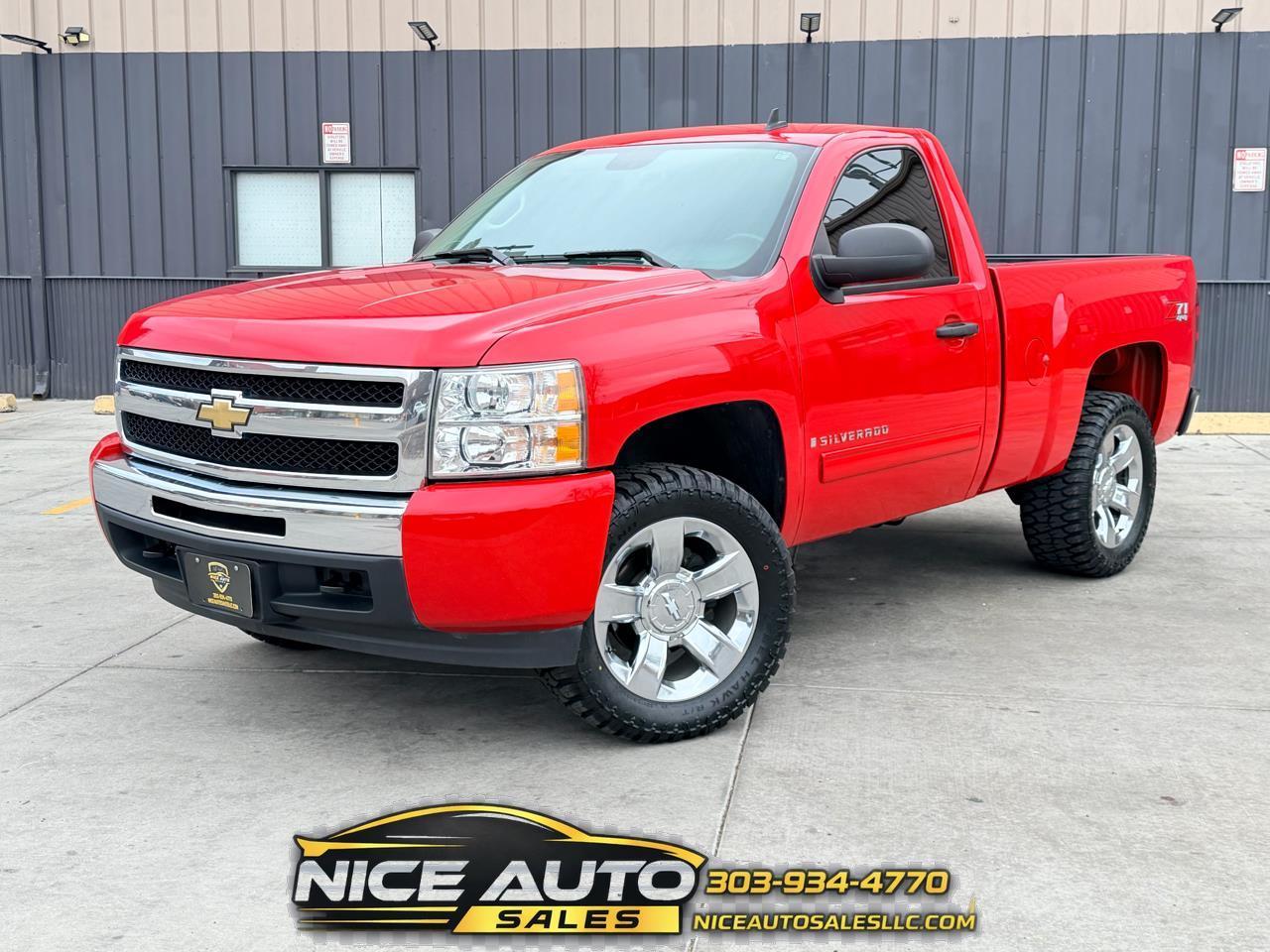 2009 Chevrolet Silverado 1500 Regular Cab Short Bed 4WD