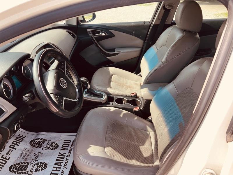 Buick Verano Base 2012