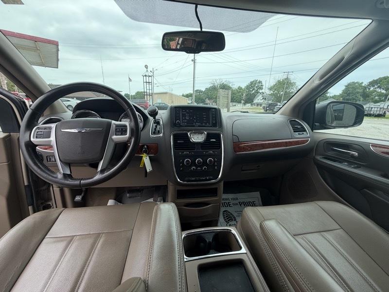 Chrysler Town & Country LX 2015