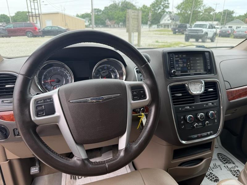 Chrysler Town & Country LX 2015