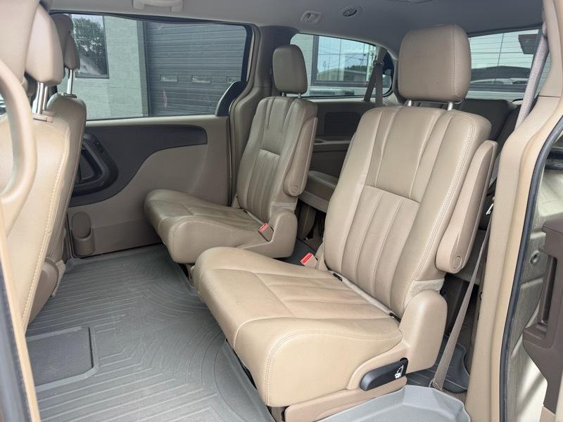 Chrysler Town & Country LX 2015