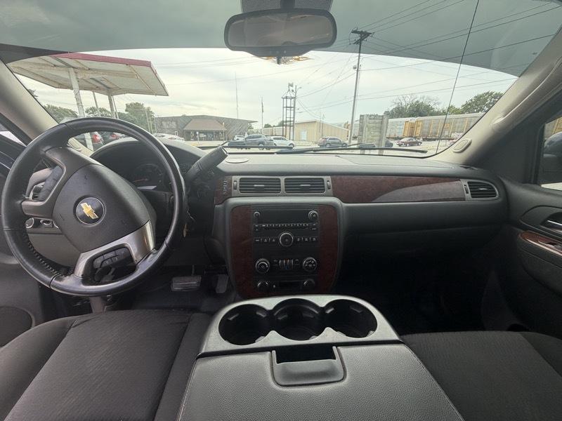 Chevrolet Avalanche LS 4WD 2011