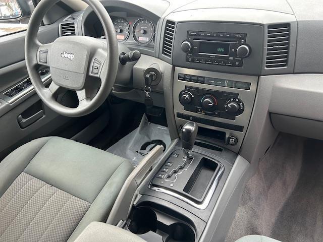 Jeep Grand Cherokee Laredo 4WD 2006