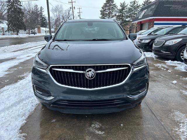 Buick Enclave Essence FWD 2018
