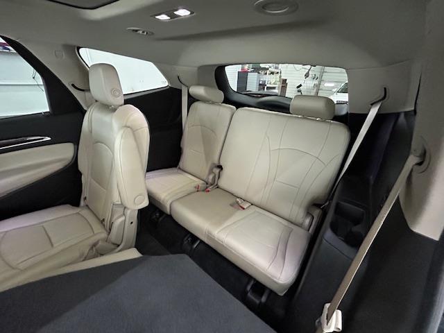 Buick Enclave Essence FWD 2018