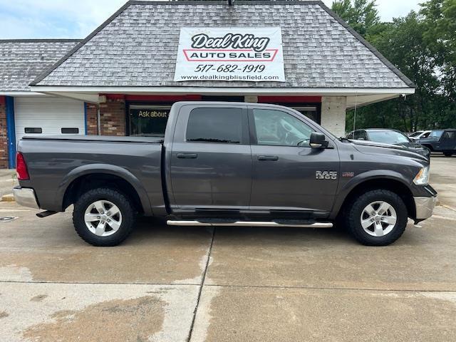 RAM 1500 SLT Crew Cab SWB 4WD 2015