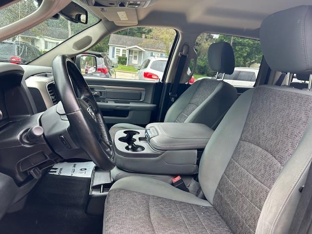RAM 1500 SLT Crew Cab SWB 4WD 2015
