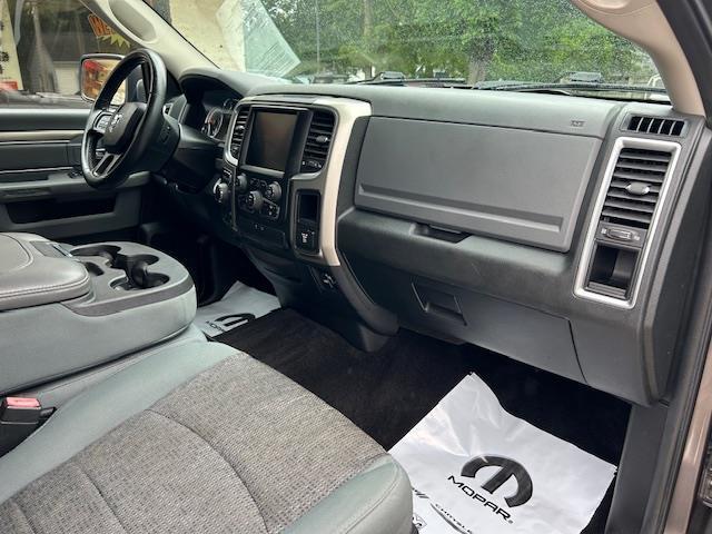 RAM 1500 SLT Crew Cab SWB 4WD 2015