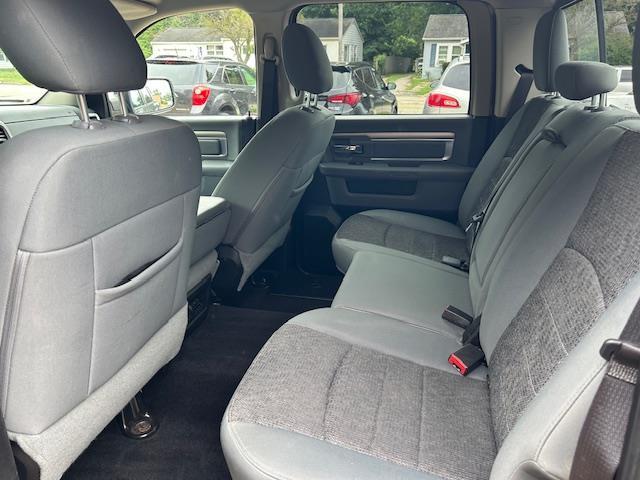 RAM 1500 SLT Crew Cab SWB 4WD 2015