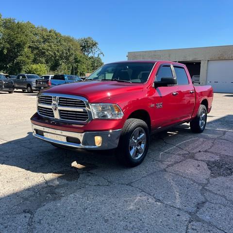 RAM 1500 SLT Crew Cab SWB 4WD 2015