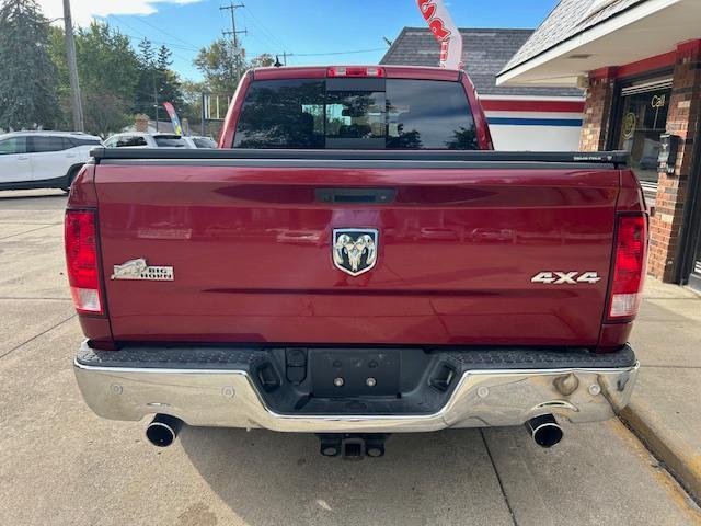 RAM 1500 SLT Crew Cab SWB 4WD 2015