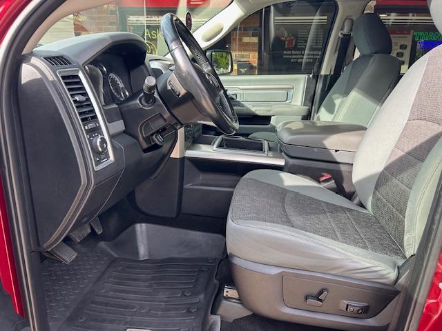 RAM 1500 SLT Crew Cab SWB 4WD 2015