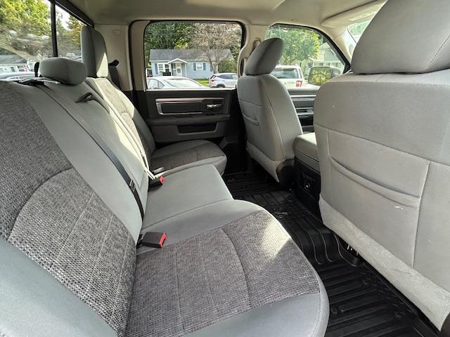 RAM 1500 SLT Crew Cab SWB 4WD 2015