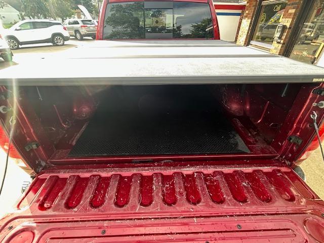 RAM 1500 SLT Crew Cab SWB 4WD 2015