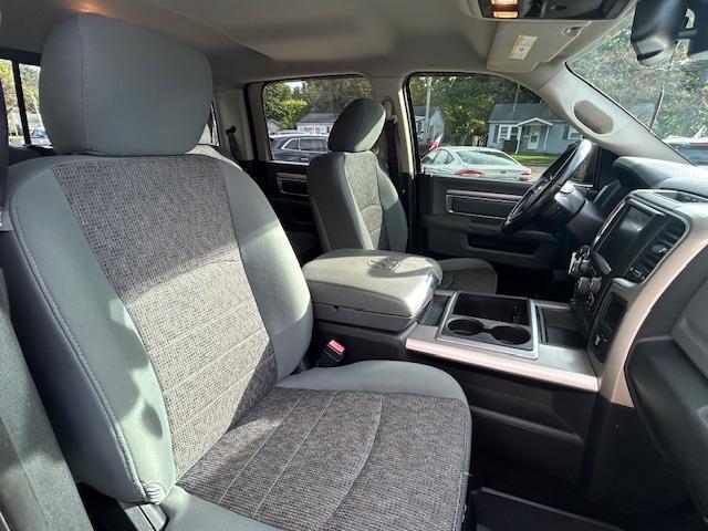 RAM 1500 SLT Crew Cab SWB 4WD 2015