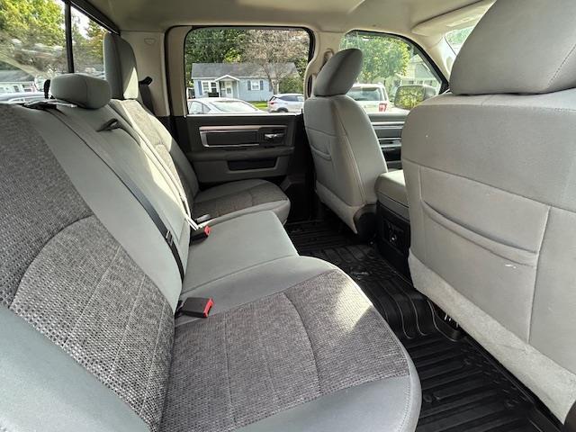 RAM 1500 SLT Crew Cab SWB 4WD 2015