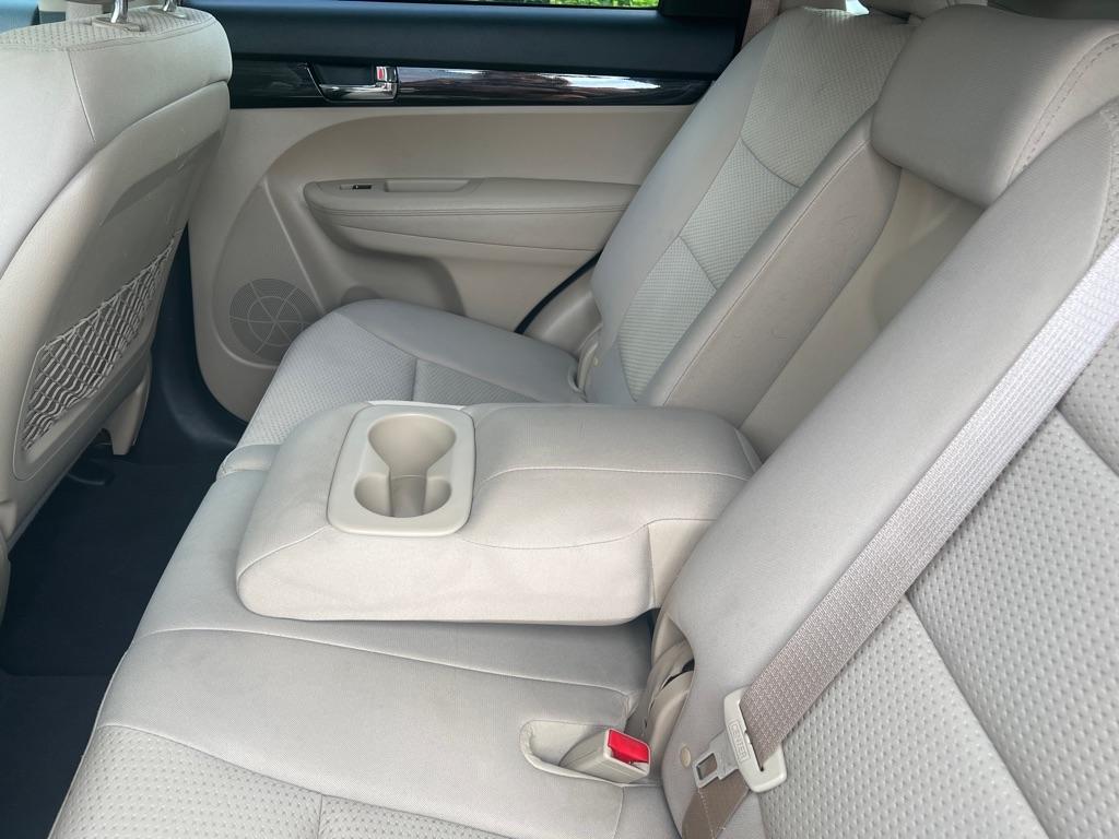 Kia Sorento LX 4D SUV AWD V6 2011