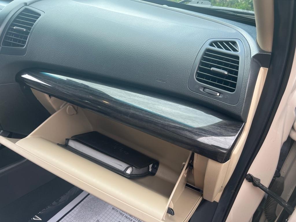 Kia Sorento LX 4D SUV AWD V6 2011