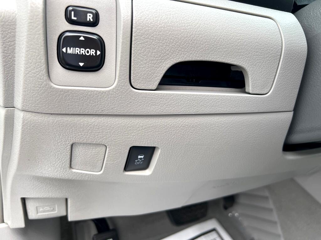 Toyota Camry LE 6-Spd AT 2011 Toyota Camry LE 6-Spd AT 2011