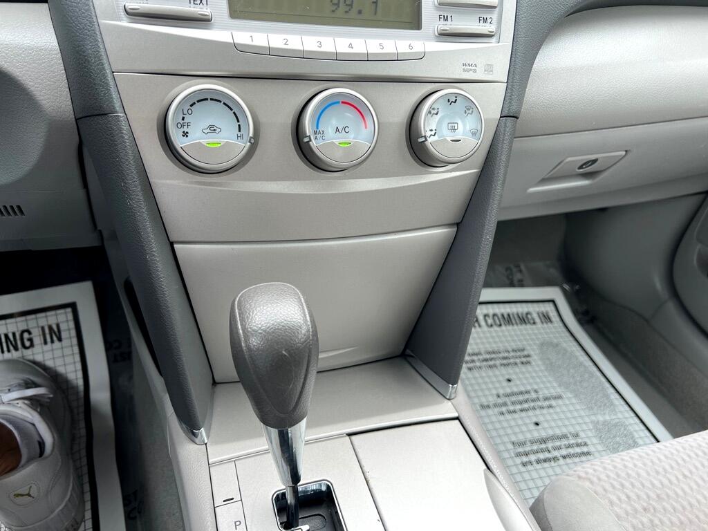 Toyota Camry LE 6-Spd AT 2011 Toyota Camry LE 6-Spd AT 2011