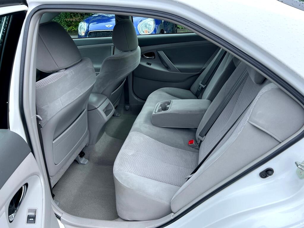 Toyota Camry LE 6-Spd AT 2011 Toyota Camry LE 6-Spd AT 2011