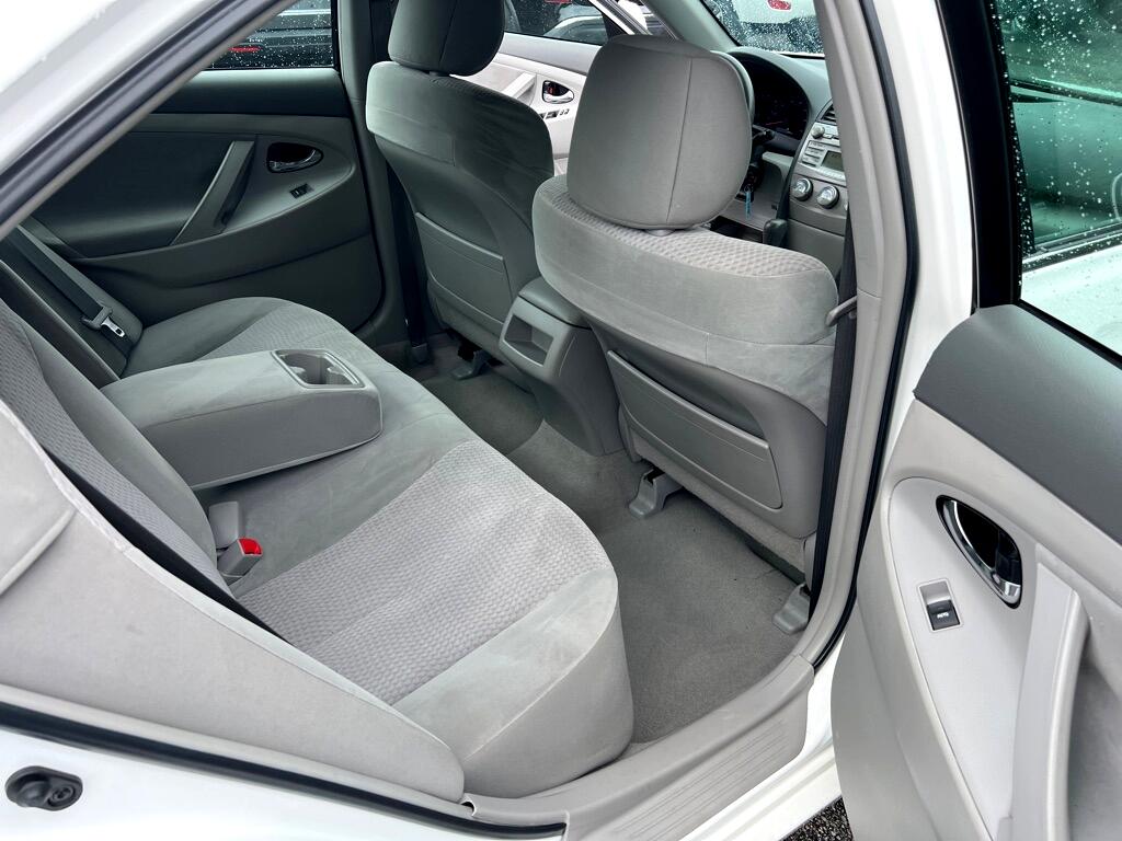 Toyota Camry LE 6-Spd AT 2011 Toyota Camry LE 6-Spd AT 2011