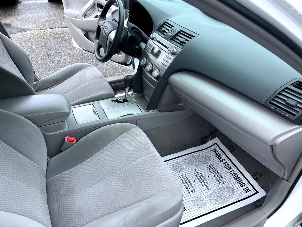 Toyota Camry LE 6-Spd AT 2011 Toyota Camry LE 6-Spd AT 2011