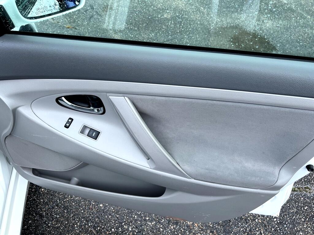 Toyota Camry LE 6-Spd AT 2011 Toyota Camry LE 6-Spd AT 2011