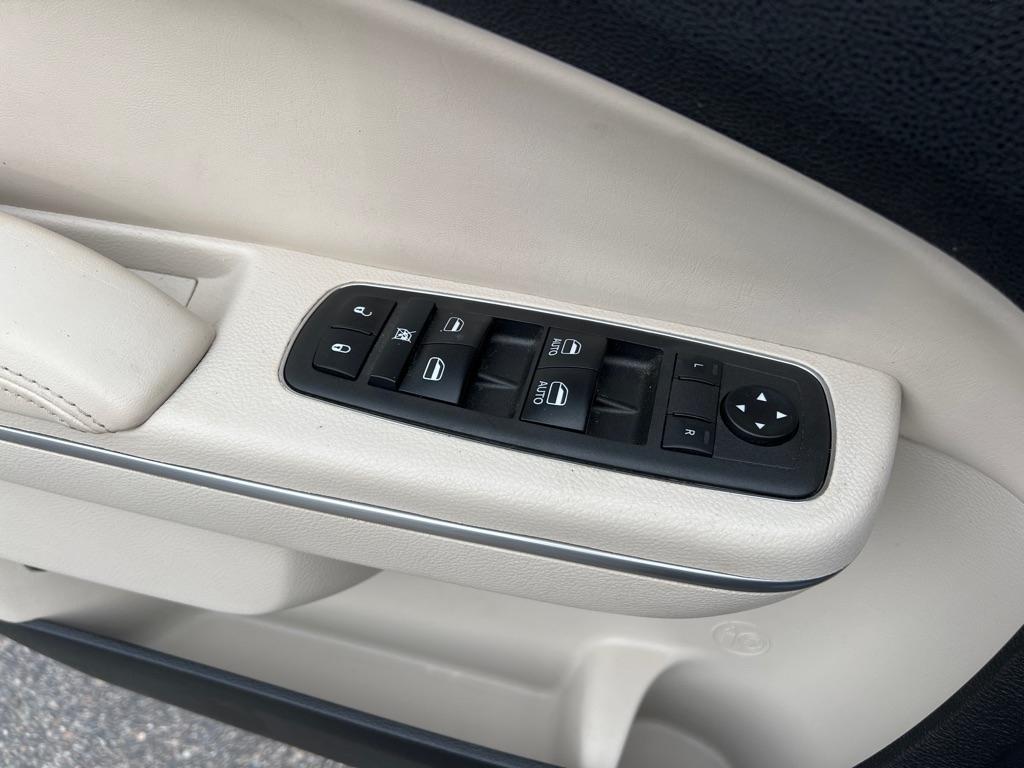 Chrysler 300 Limited AWD 2015